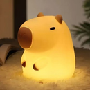 Luminária LED Capivara Recarregável USB | Luz Noturna e Luminária de Mesa Infantil