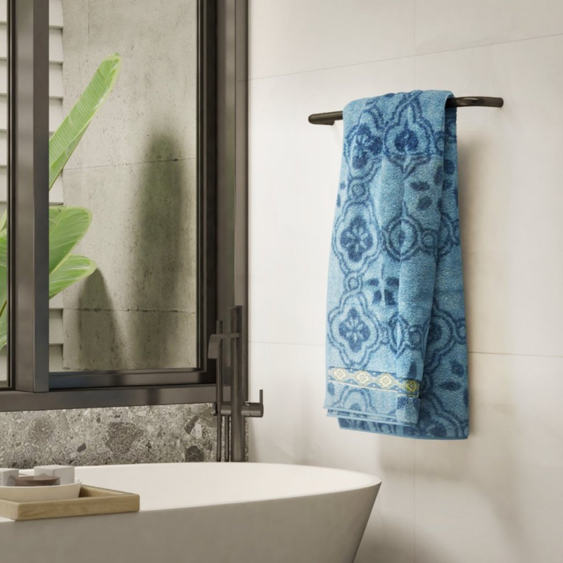 Kit Toalhas de Banho Estampada Grande 140x70cm Felpuda Macia Alta Qualidade Bordada Sortida